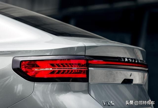 又一款网红车,又一高颜值日系车