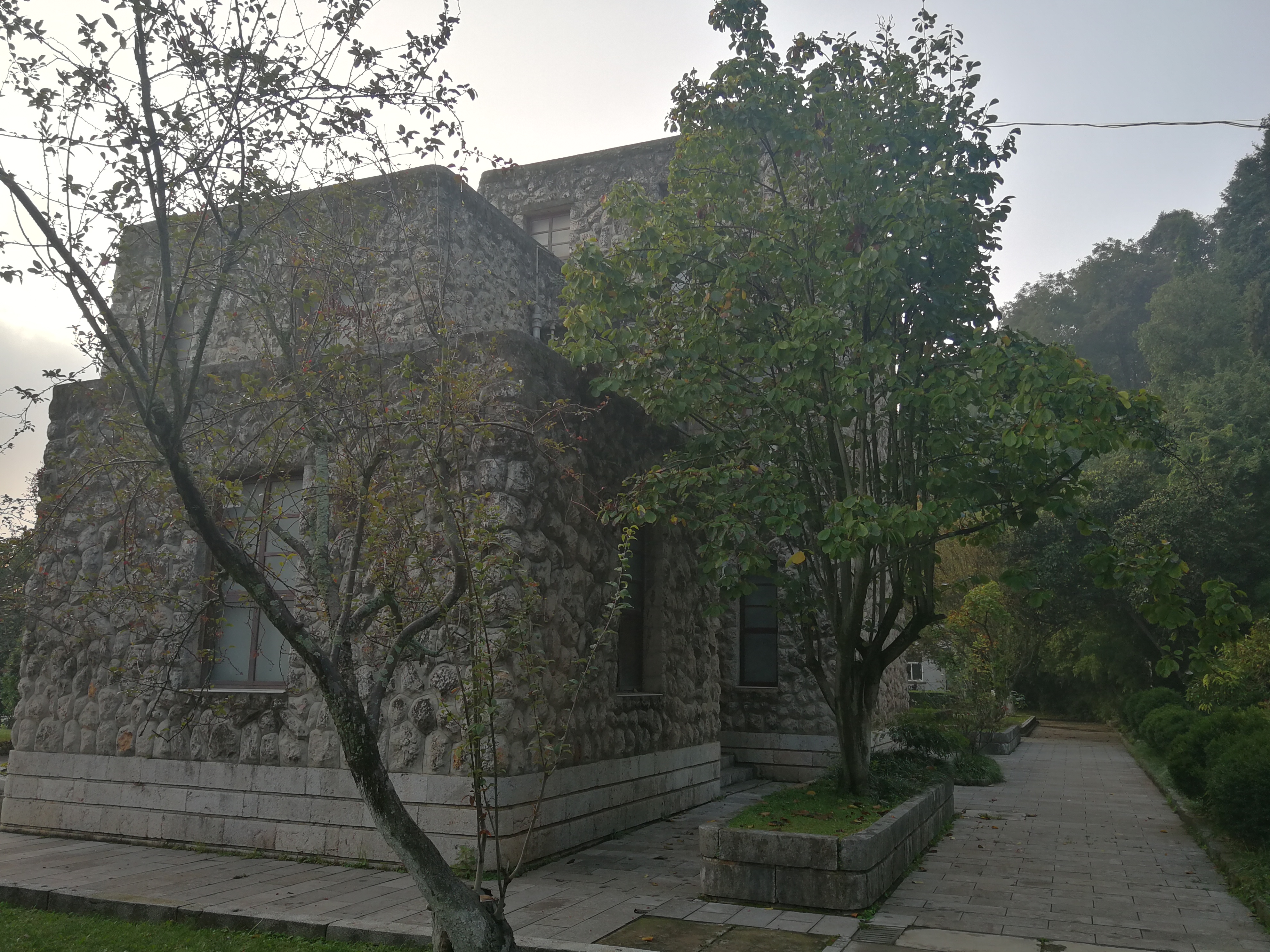 庾澄庆滇池边,滇池畔庾家花园