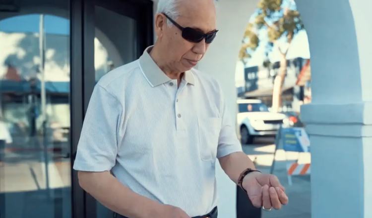 男生走进整形医院,男生去整容医院整容成女生的样子