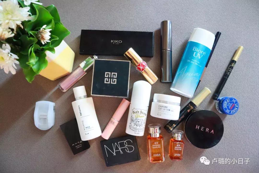 短期旅行必备化妆包是什么,出门手提袋便携女时尚化妆包