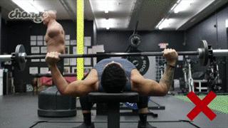 卧推肩痛的原因,卧推肩痛怎么恢复