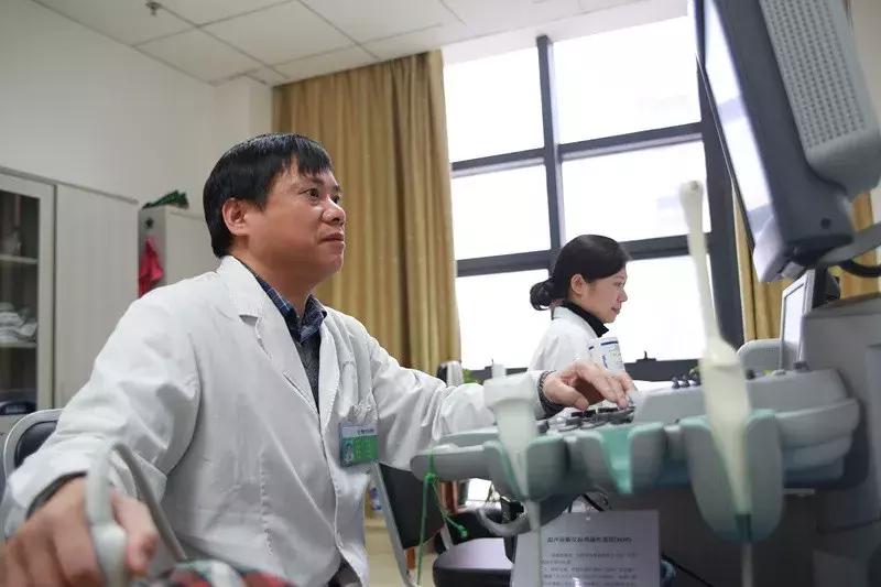 报告上写的是彩超但是是黑白图片,做彩超为什么出来的是黑白图像