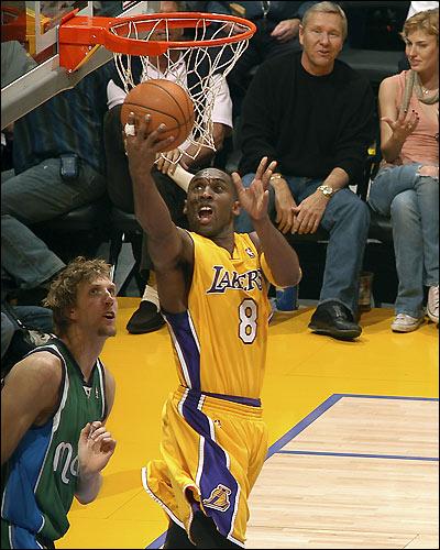 回顾科比的荣耀时刻,篮球巨星科比纪念视频