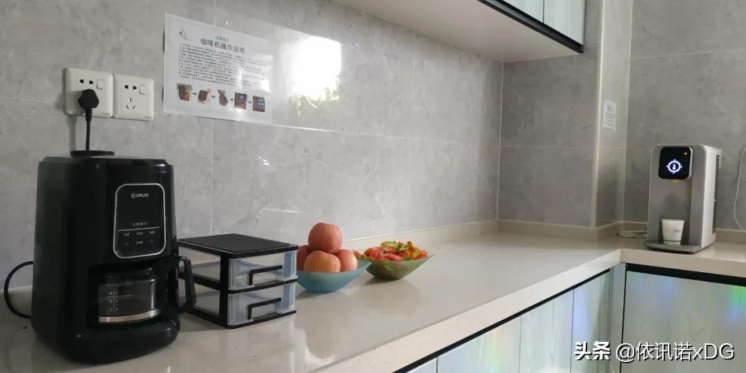 上善若水至柔至坚,上善若水从善如流的意思