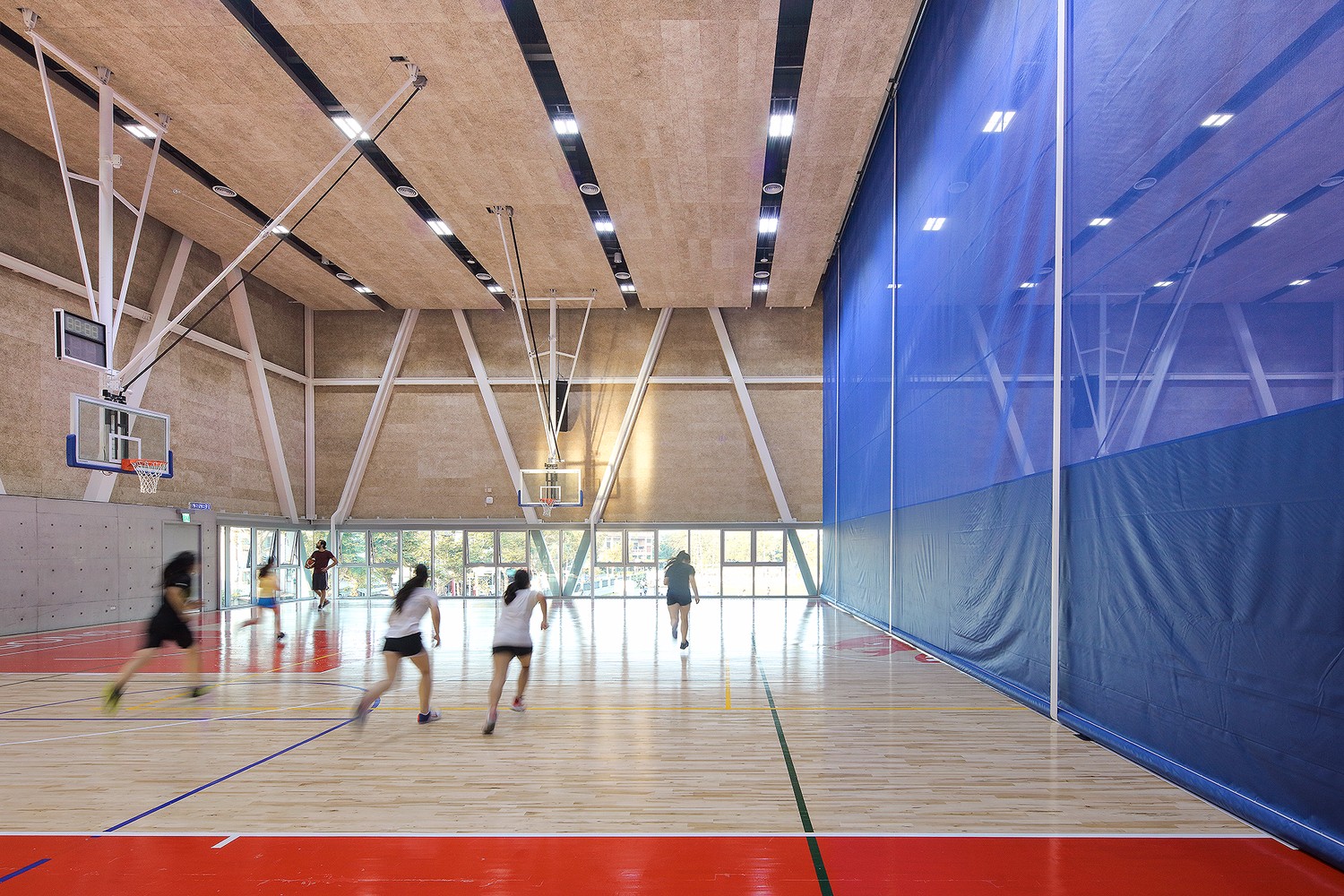 外表平平内部却别有洞天,看似平常里面别有洞天的豪华建筑