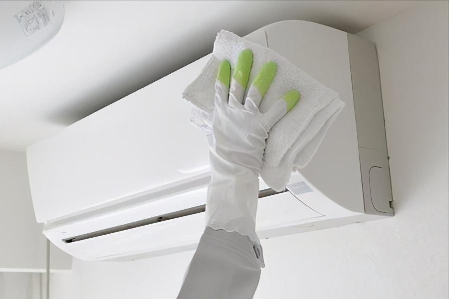 关于空调异味和空调清洗实践,空调吹出来的风有异味是什么原因