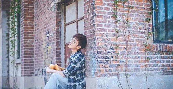 知名艺人自杀后,他的父母却被网暴了