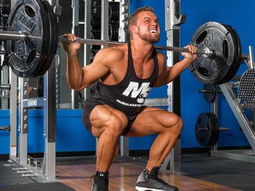 什么动作可以代替深蹲更有爆发力,多久的深蹲练习加强腿部力量啊