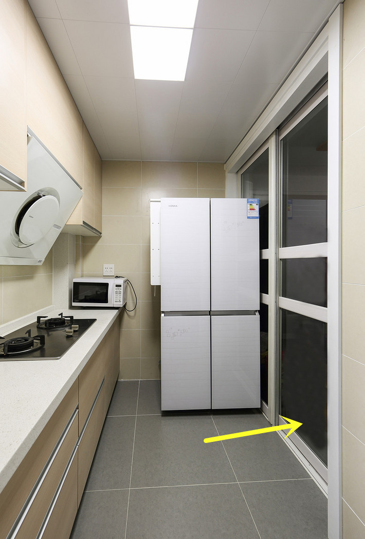 冰箱为什么不能放在厨房门口,日本为什么把厨房放在二楼