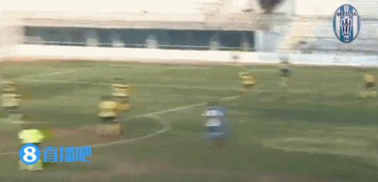 足球小将友谊赛大空翼快速破门,足球小将倒挂金钩射门视频