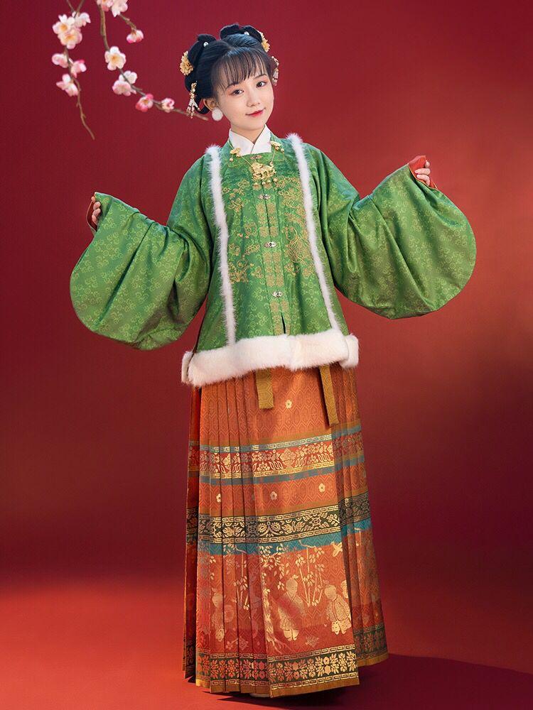 今年最新款的汉服冬天穿的,冬季汉服女保暖加厚全套