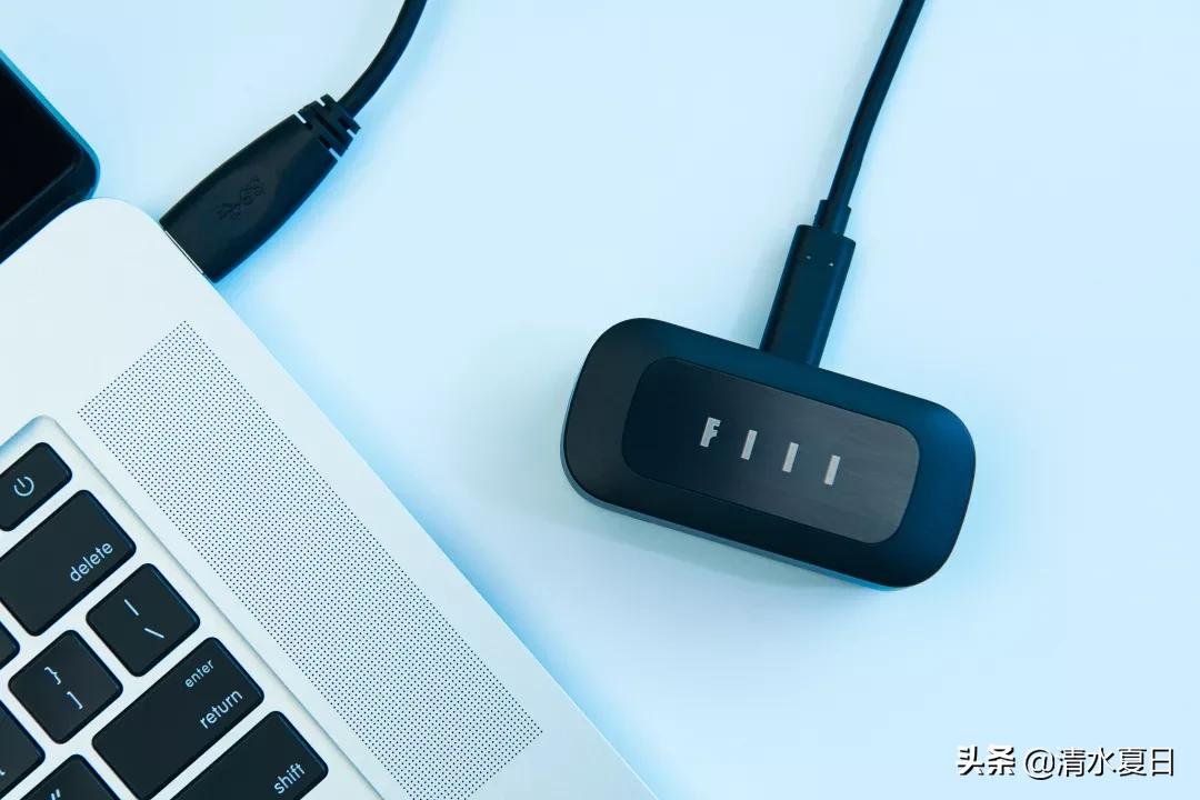 汪峰老师代言的耳机怎么样,汪峰耳机到底好不好