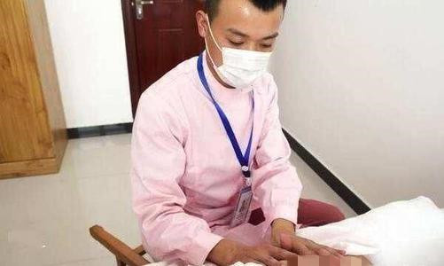 90后小伙从事催乳师,90后小伙做催乳师
