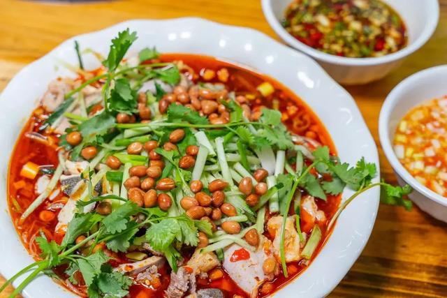 用3年干倒周边牛杂店！柳州80后“牛杂王”的逆袭之路