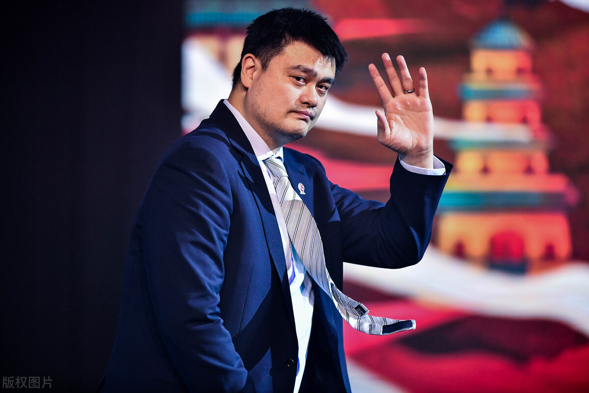 姚明的故事：中国篮球第一人，和麦迪太可惜，篮协主席的功与过