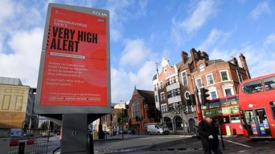 掩耳盗铃!疫情危机四伏,英国又一次选择躺平葫芦里卖什么药?