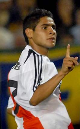 从少数矮个子球员的成功，体会足球拥有超越逻辑的魔力