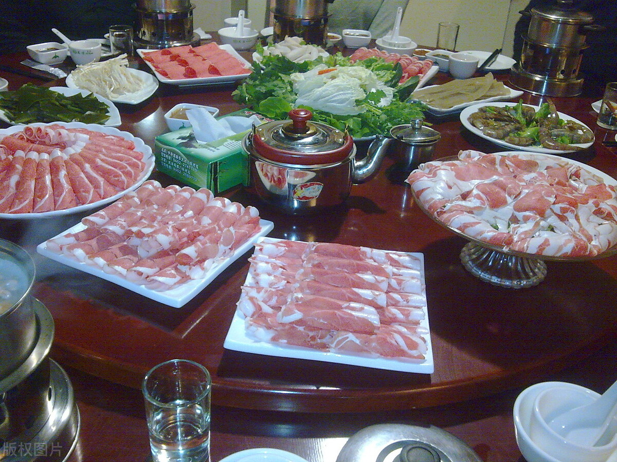 成都小伙火锅店,成都小伙开餐饮50天亏150万