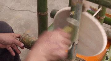 大爷造鲁班凳,60岁中国大爷徒手做鲁班凳