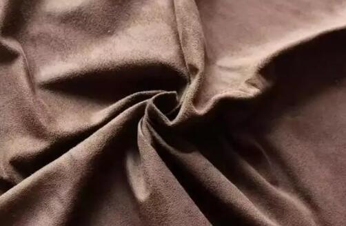 如何清洗一双麂皮鞋底子,麂皮的鞋子弄上油了怎么清洗