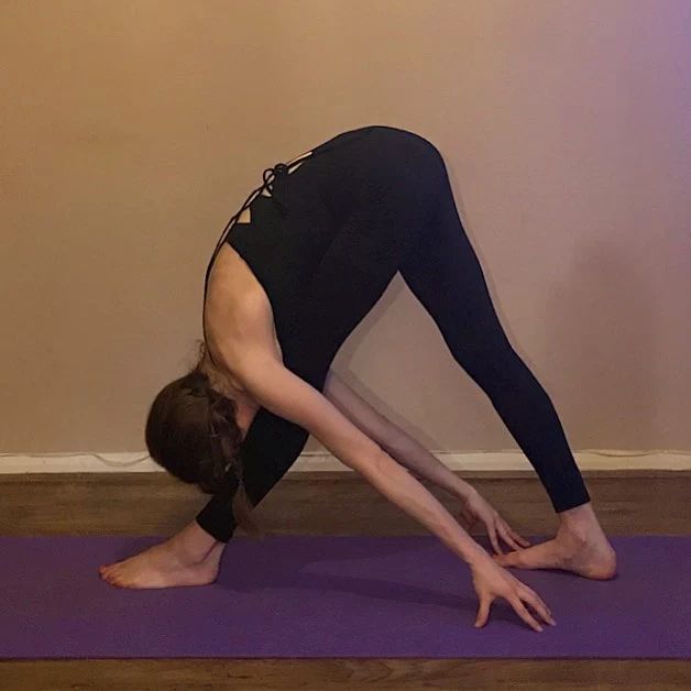 想要小腿又细又长学会这一套动作,小腿有些弯曲怎么变直