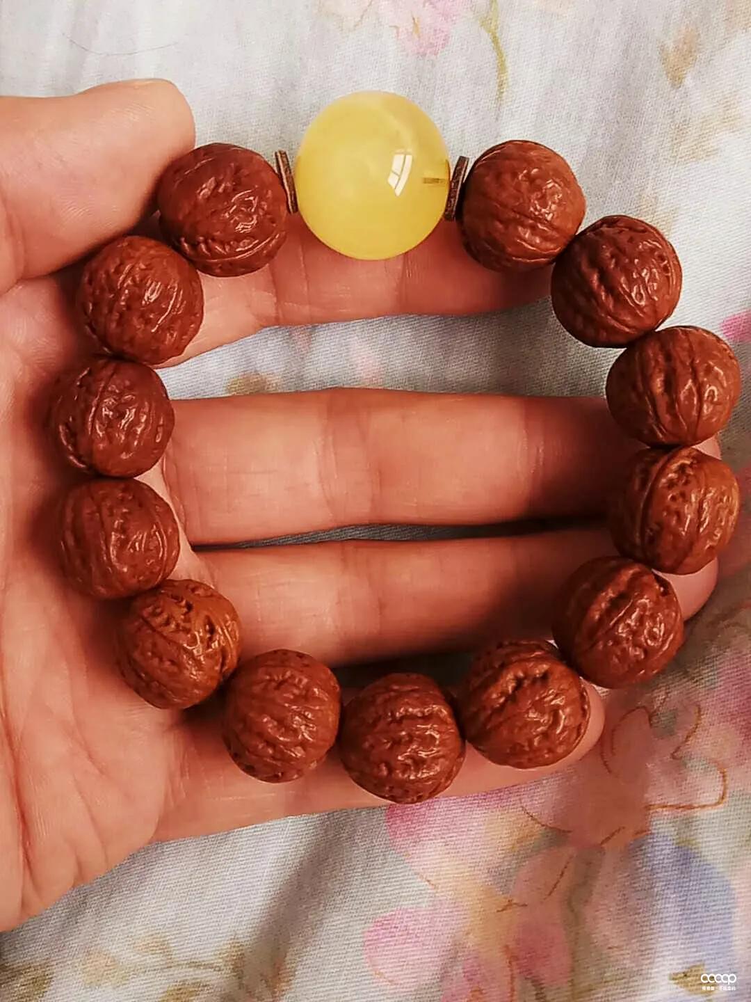 小核桃手串是不是越小就越好,玩核桃少走弯路