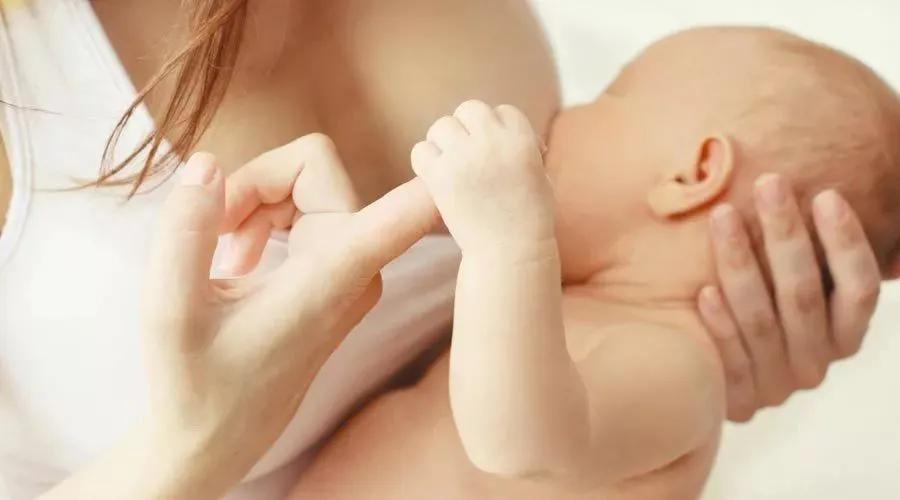 哺乳期来月经奶水变得好少怎么办,哺乳期来月经了奶水越来越少了