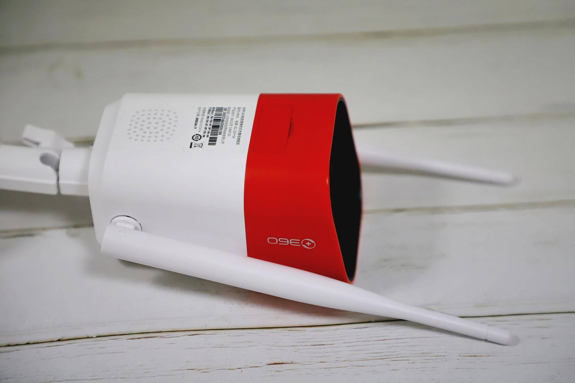 360智能摄像机红色警戒标准版,360红色警戒防水摄像头拆解