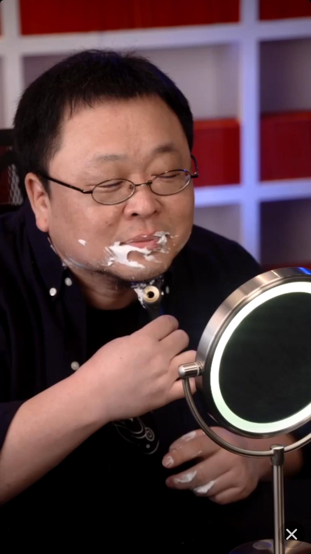 罗永浩第四次直播短发,罗永浩直播回应自己年轻说过的话