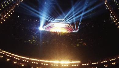 快来！到民园体育场免费看电影啦！