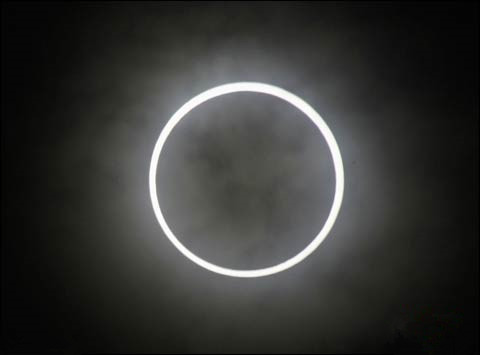 月亮为什么不能和地球一起转,月亮绕地球一圈为什么不是30天