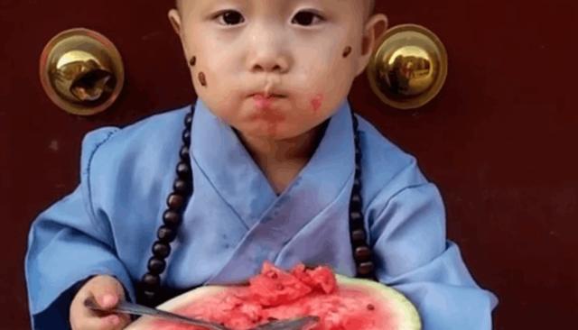 五岁男孩上吐下泻带酸味,7岁男孩上吐下泻