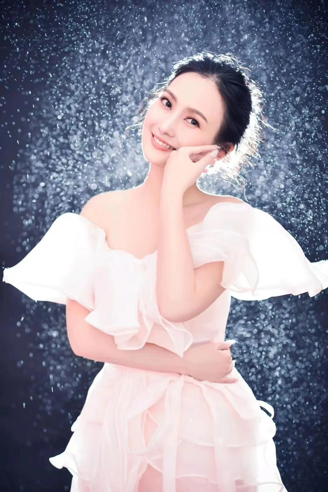 3折起｜那依格格带你去上海第一百货直播购物啦