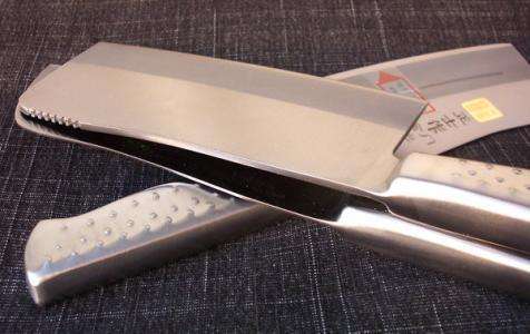 成龙的防身招数有哪些,成龙首次谈自己拿两把菜刀