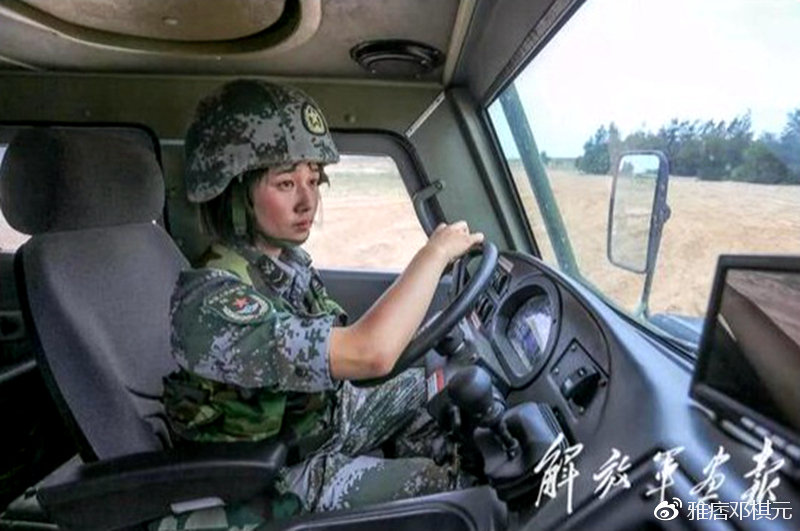 铰接式履带全地形车,中国最新款蟒式履带军用全地形车