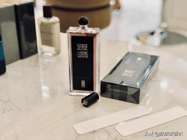 芦丹氏林之妩媚一款爱的人很爱，恨的人很恨的香水