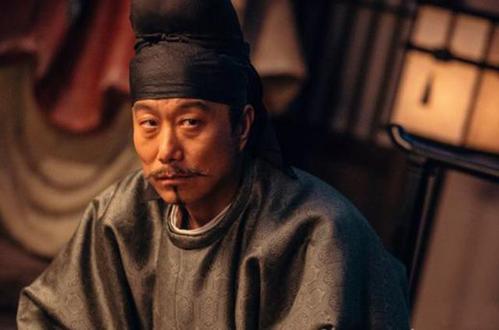 《装台》“拐的”扮演者：记者出身，辞职北漂当演员，脸熟人不红