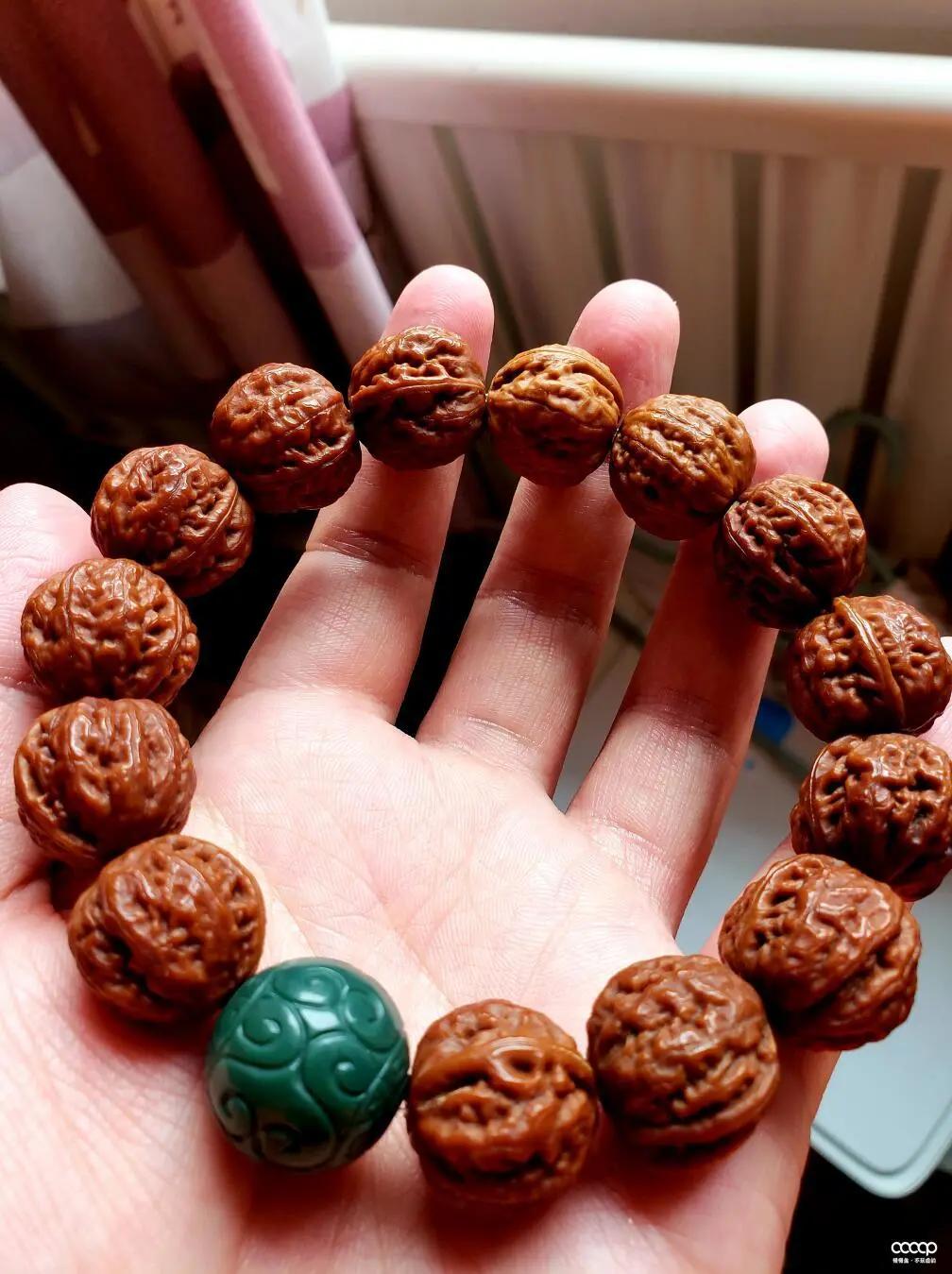 小核桃手串是不是越小就越好,玩核桃少走弯路