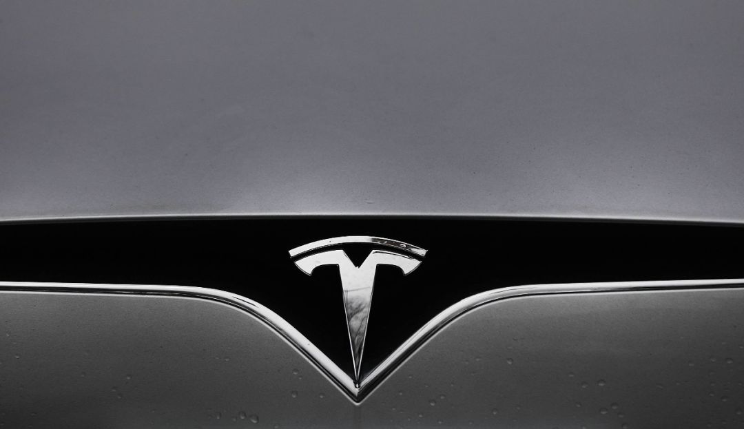 特斯拉modely最新款与老款的不同,新款特斯拉modely驾乘感受