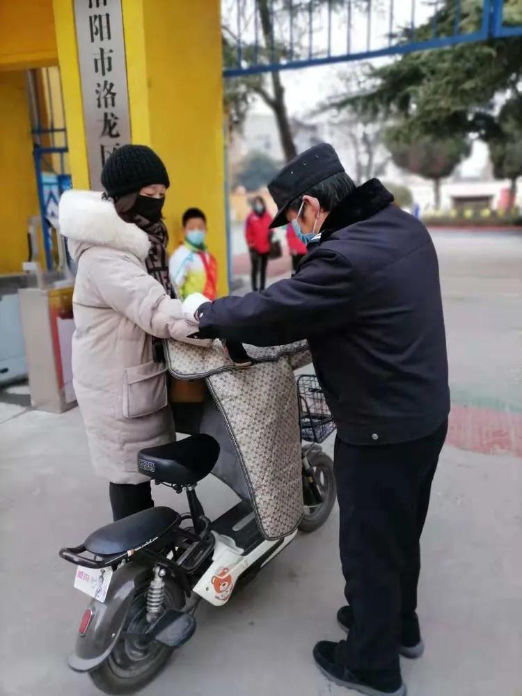 洛龙区养成教育十二校联盟第195次活动洛龙五小现场会