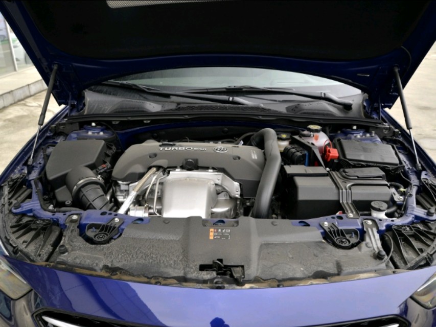 君威gs值得买吗年轻人第一辆车,买别克君威GS送什么东西