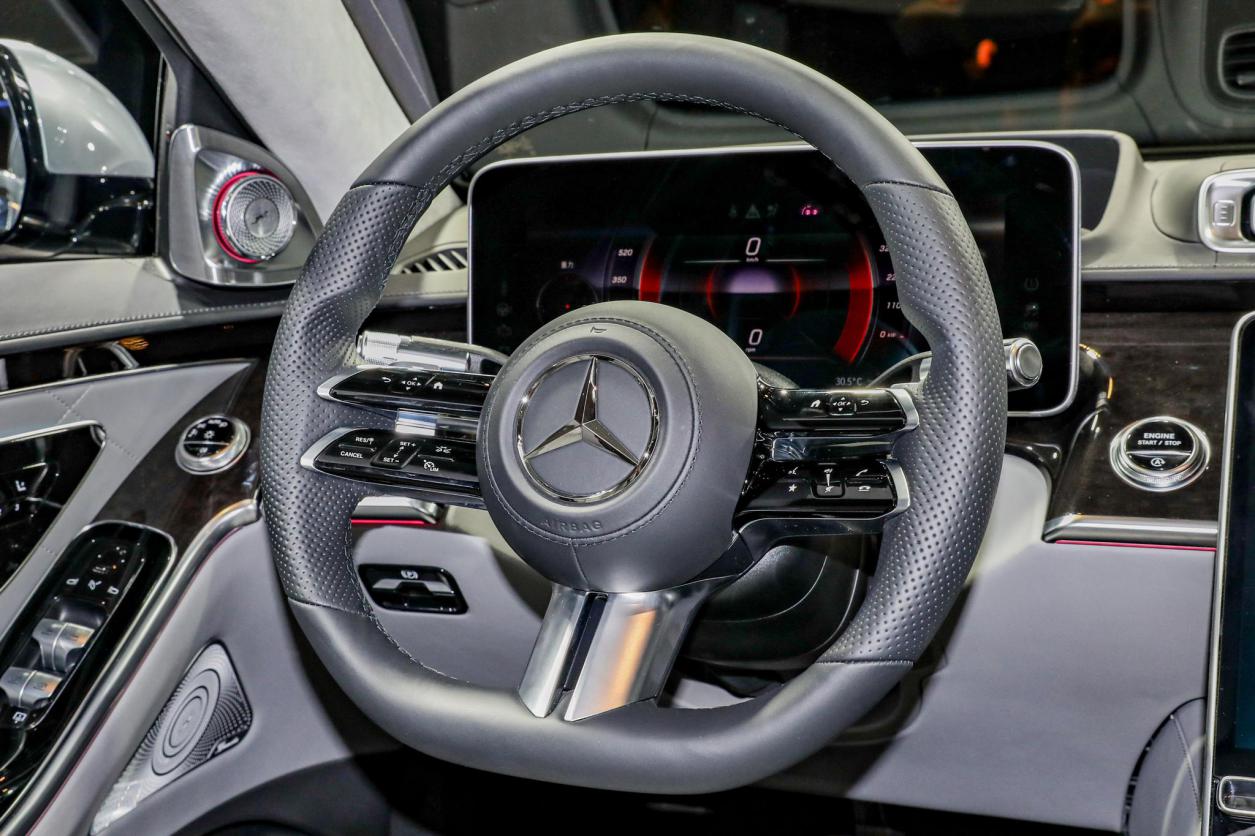 奔驰s级2015款s400lhybrid,奔驰s级有什么过人之处