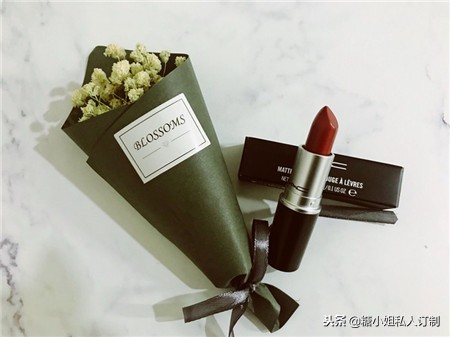 mac柔雾子弹头真假,mac新品唇釉怎么分辨底部标签