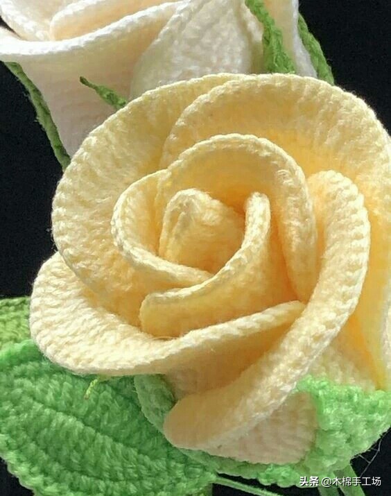 七种玫瑰花的钩编步骤,浪漫永不凋零的玫瑰花折纸