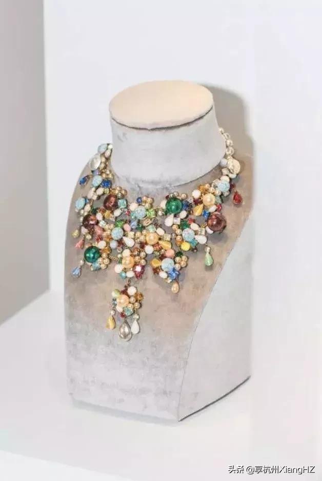 迪奥1997旗袍秋冬大秀 (迪奥1953时装展图片)