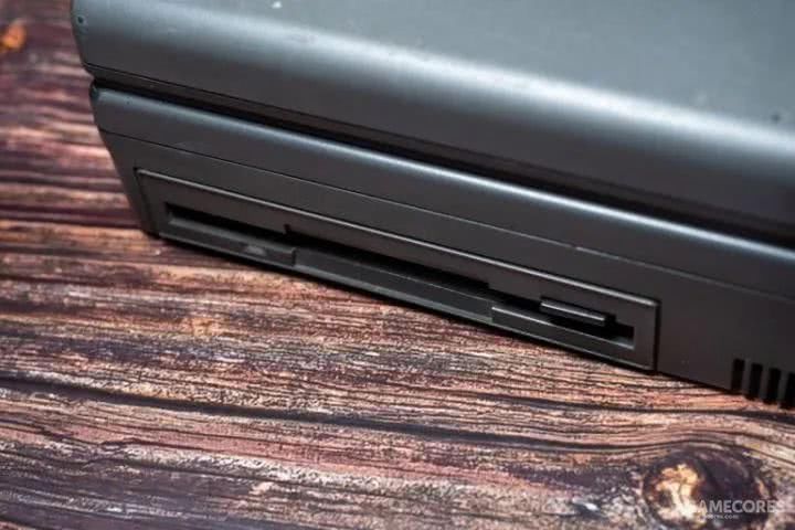 一百多块买个26年前的笔记本，我改了改，还能上网