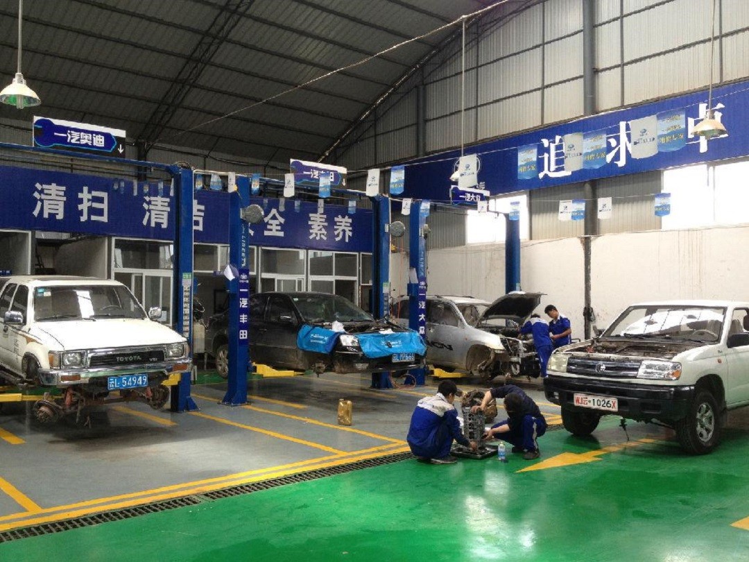 高速路上车坏了找谁修,高速半路车坏了怎么找4s店