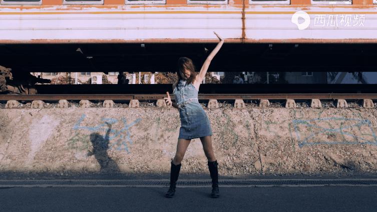 跳首偶像大赏,跳首偶像的歌醉倾城