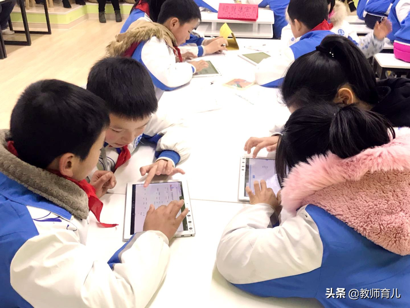 高中孩子沉迷手机电脑怎么办,如果孩子沉迷于电脑手机怎么办