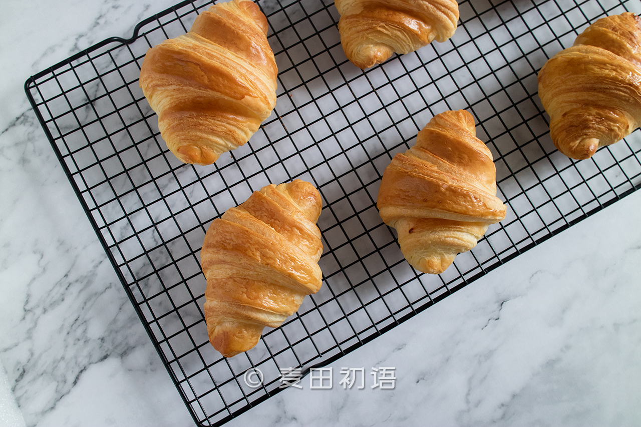 牛角包可颂面包开酥教程视频,牛角包可颂手动开酥